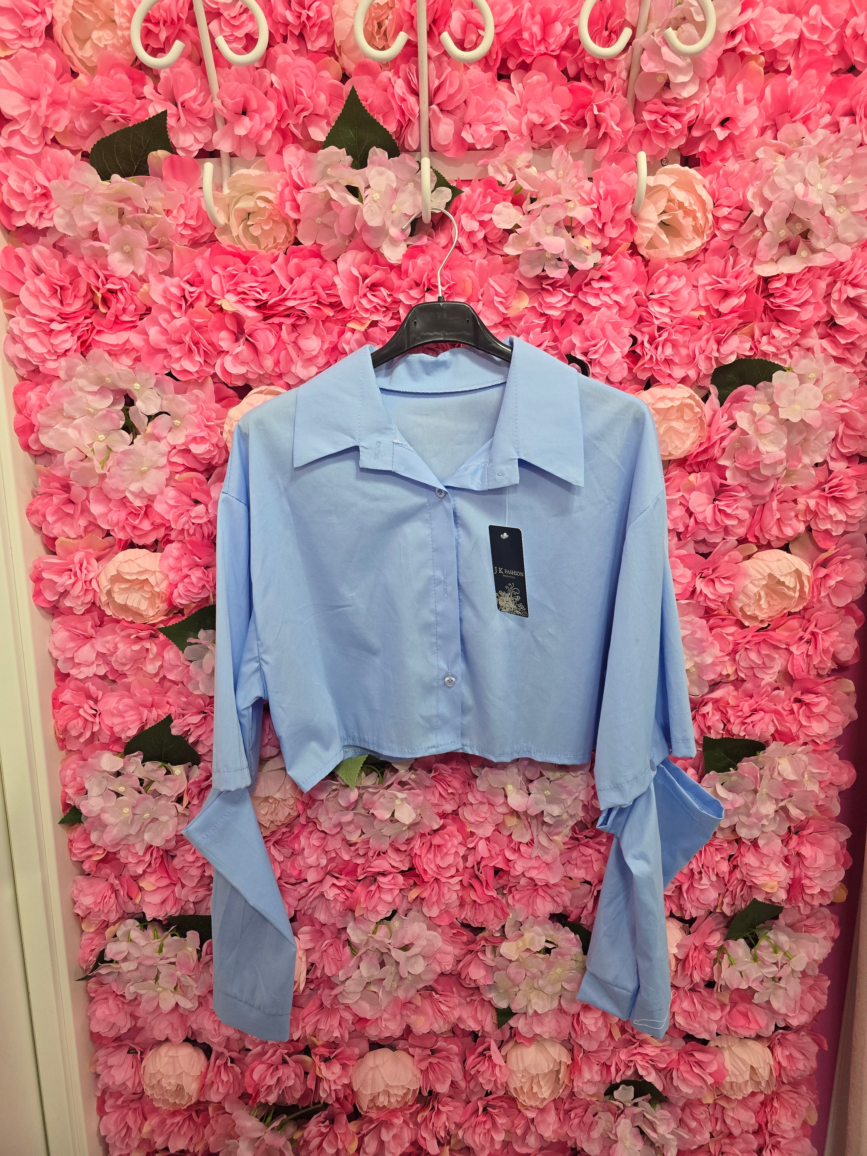 Camicia crop con spacco